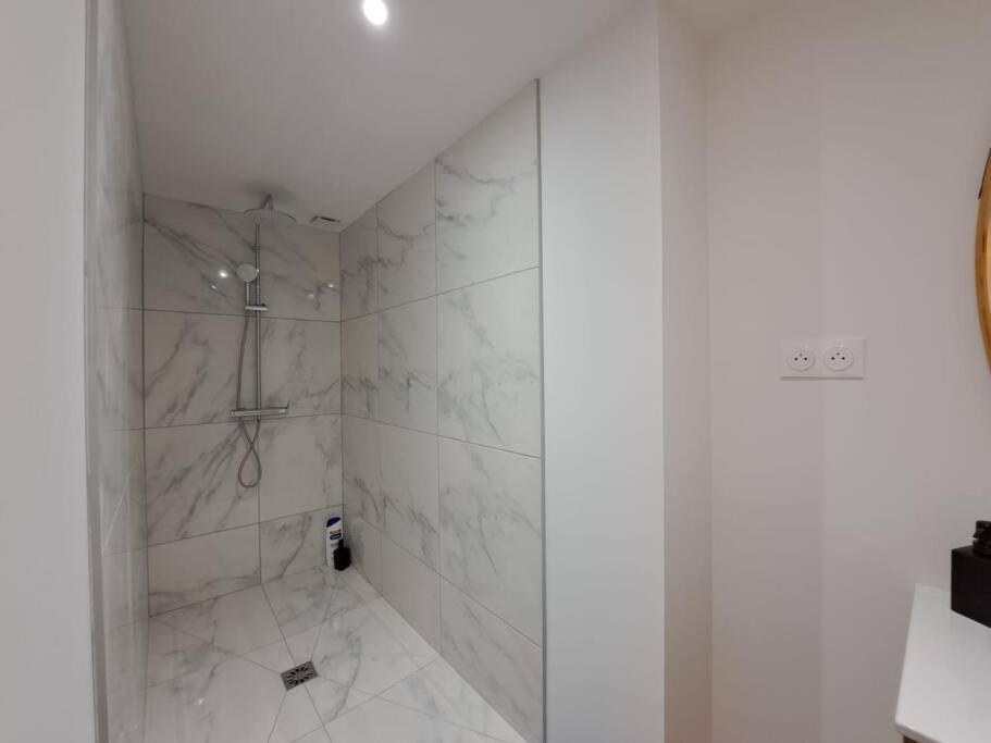 Mascate - Appartement Climatise En Hypercentre Reims Ngoại thất bức ảnh