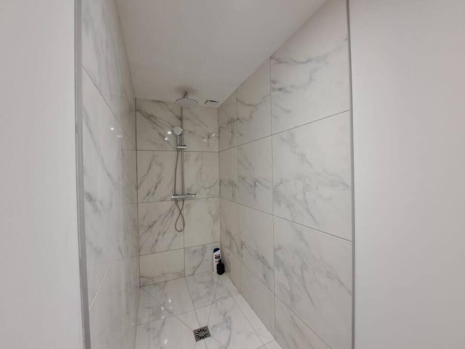 Mascate - Appartement Climatise En Hypercentre Reims Ngoại thất bức ảnh
